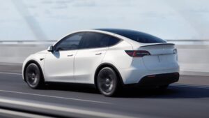 Tesla Full Self-Driving на грани отзыва из-за проблем с безопасностью