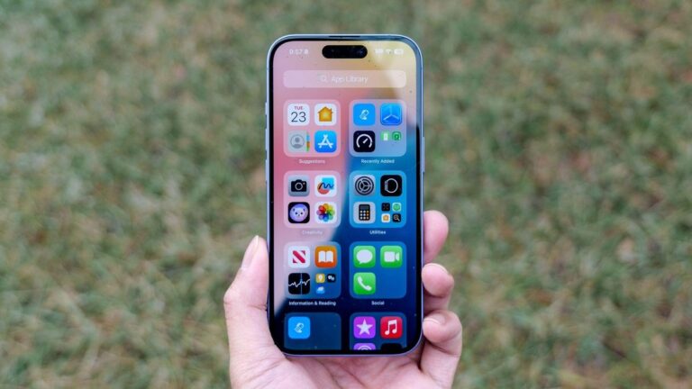 iOS 26 подбирает цвет иконок под цвет вашего iPhone. Как включить новую функцию