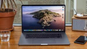Обновление MacBook Pro с тачскрином может быть отложено — всё, что известно