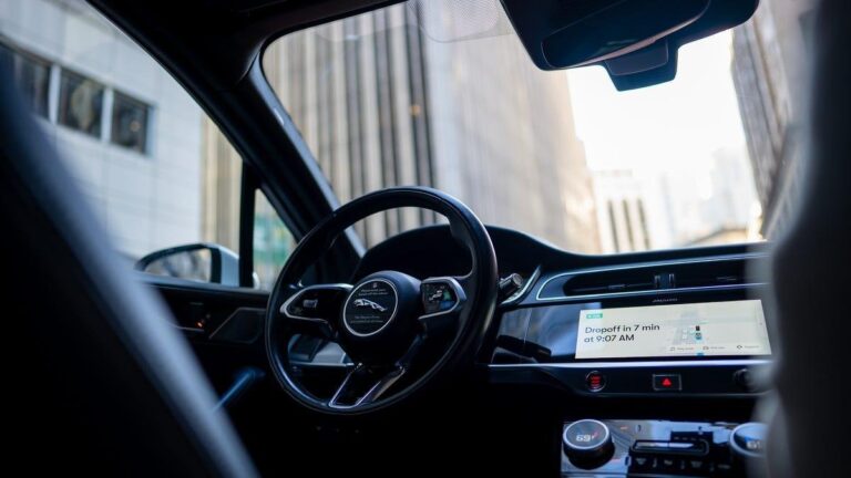 Waymo запустила беспилотные такси для всех в Нэшвилле