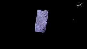 Астронавт Artemis II сделал снимок Луны на iPhone 17 Pro