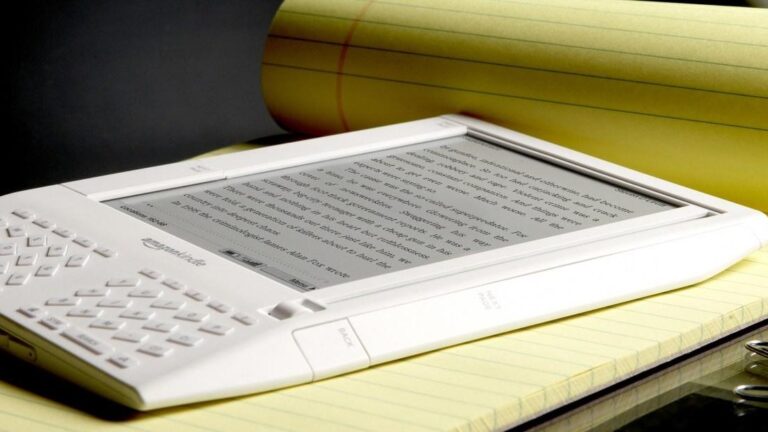 Amazon отключает старые Kindle: что ждёт устройства 2012 года и старше