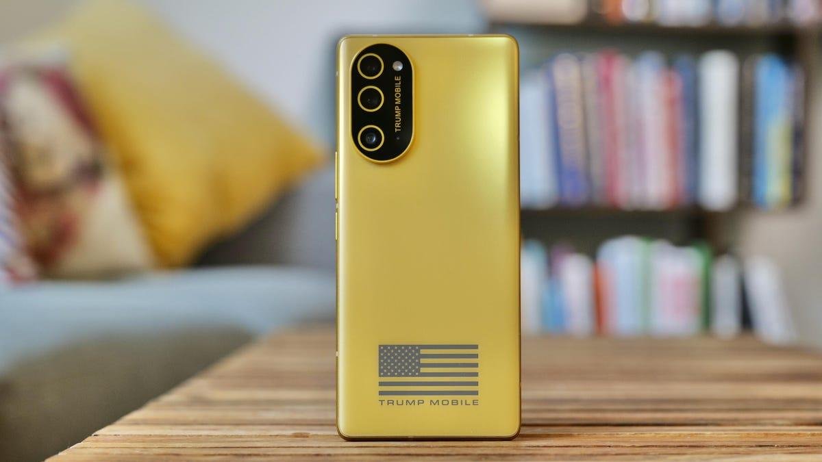 Тестируем смартфон Trump Mobile T1 — вот первые впечатления