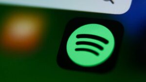 Spotify и Universal Music договорились о легальных AI-каверах и ремиксах от фанатов