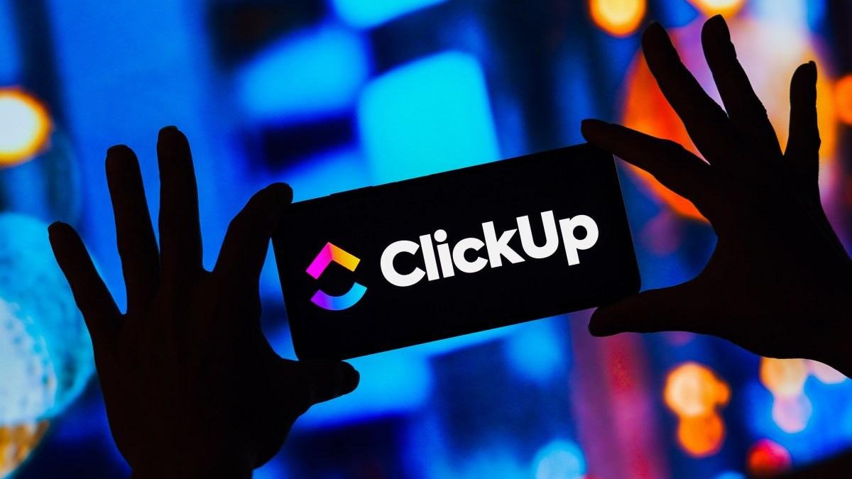 Массовые увольнения в ClickUp: как ИИ меняет будущее работы