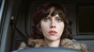 На Netflix появился мрачный фантастический хит Скарлетт Йоханссон — один из лучших фильмов века