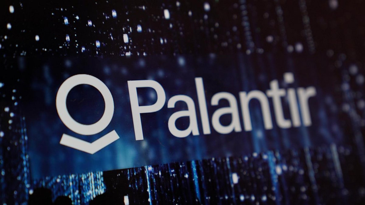 Великобритания пересматривает контракт с Palantir на обслуживание системы здравоохранения