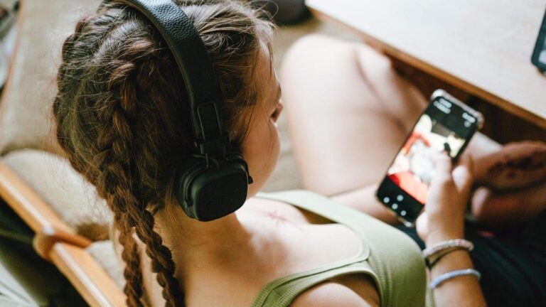 Deezer выпустила бесплатный инструмент для проверки плейлистов на музыку, созданную ИИ